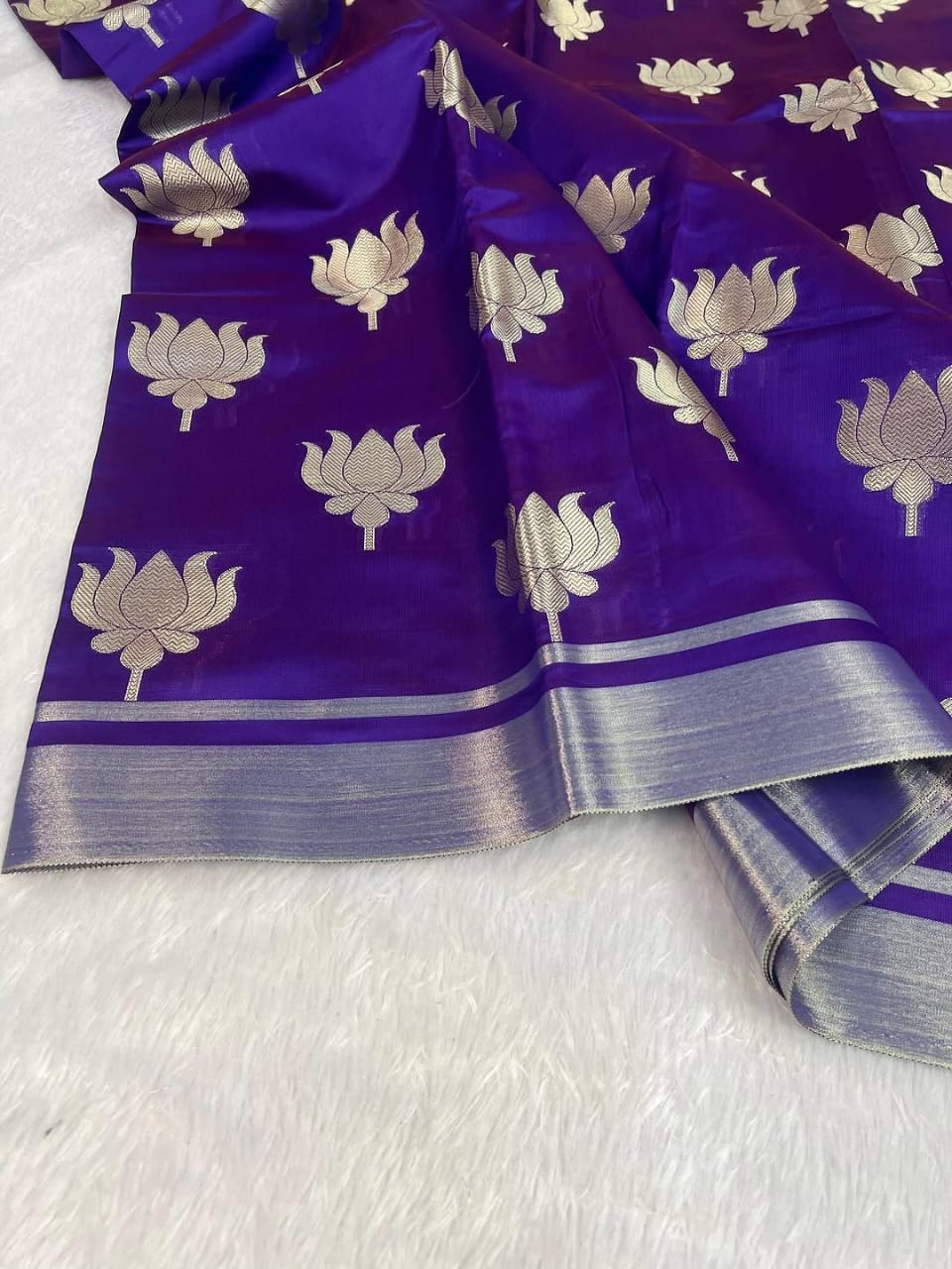 Handloom Semi Katan Silk Saree – Fancy Lotus Border | Banarasi Weaving Saree