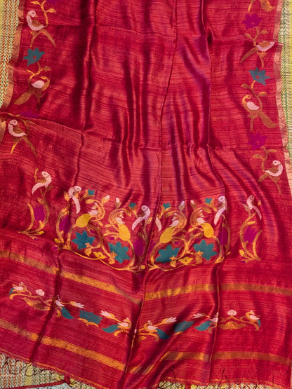 Utsav Red Pure Matka Jamdani saree by Rihyaaz Fashions featuring a Paithani-style pallu, handwoven designer border and contrasting tested zari borders.