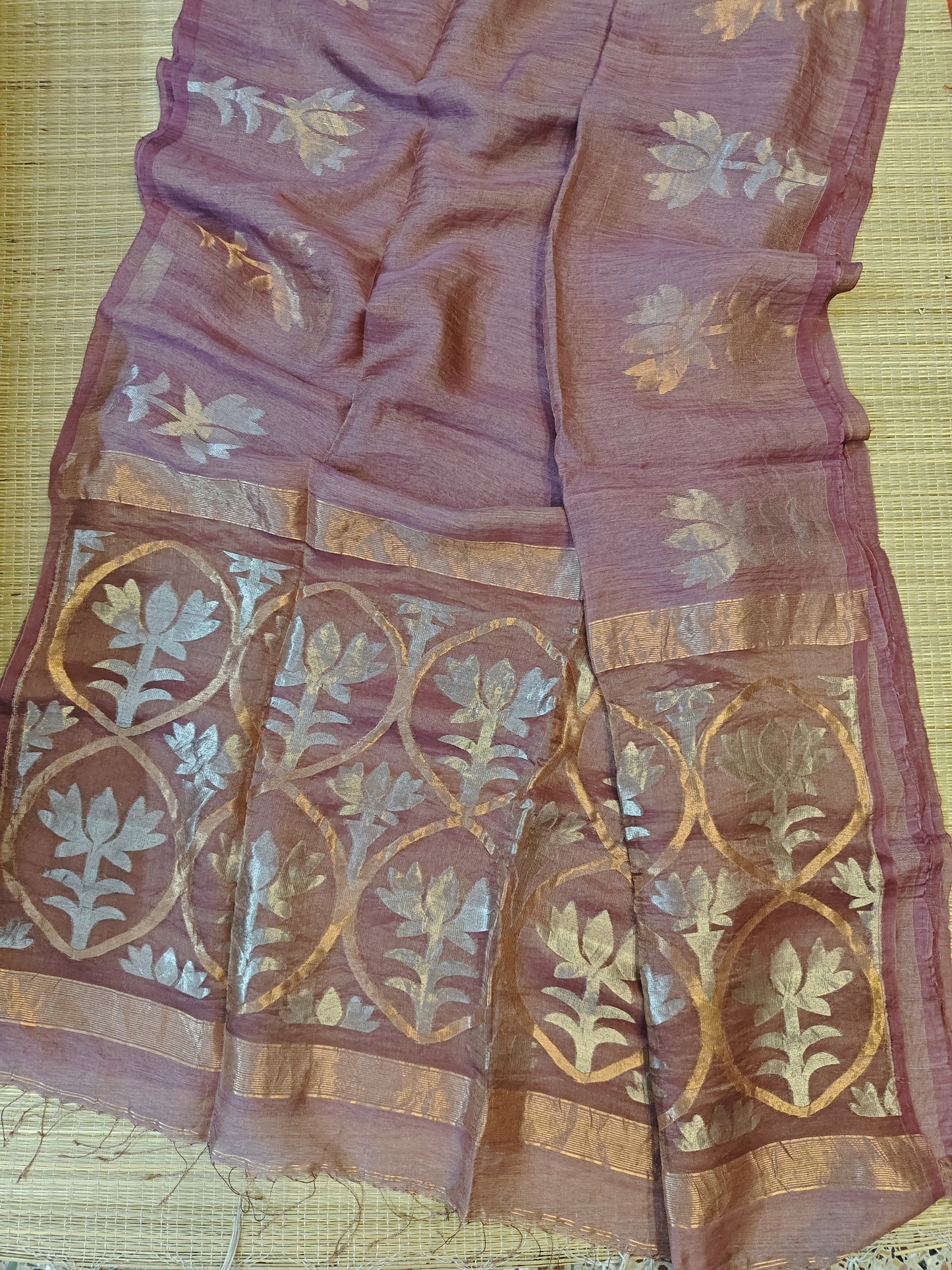 Padmini – Lotus Fusion Silk Linen Saree