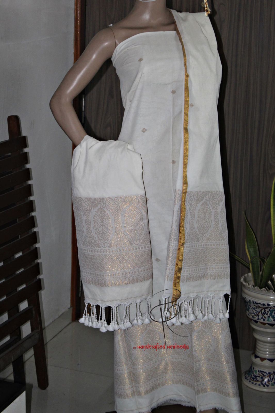 Pavitras — Premium Textured Linen Kasavu Suits