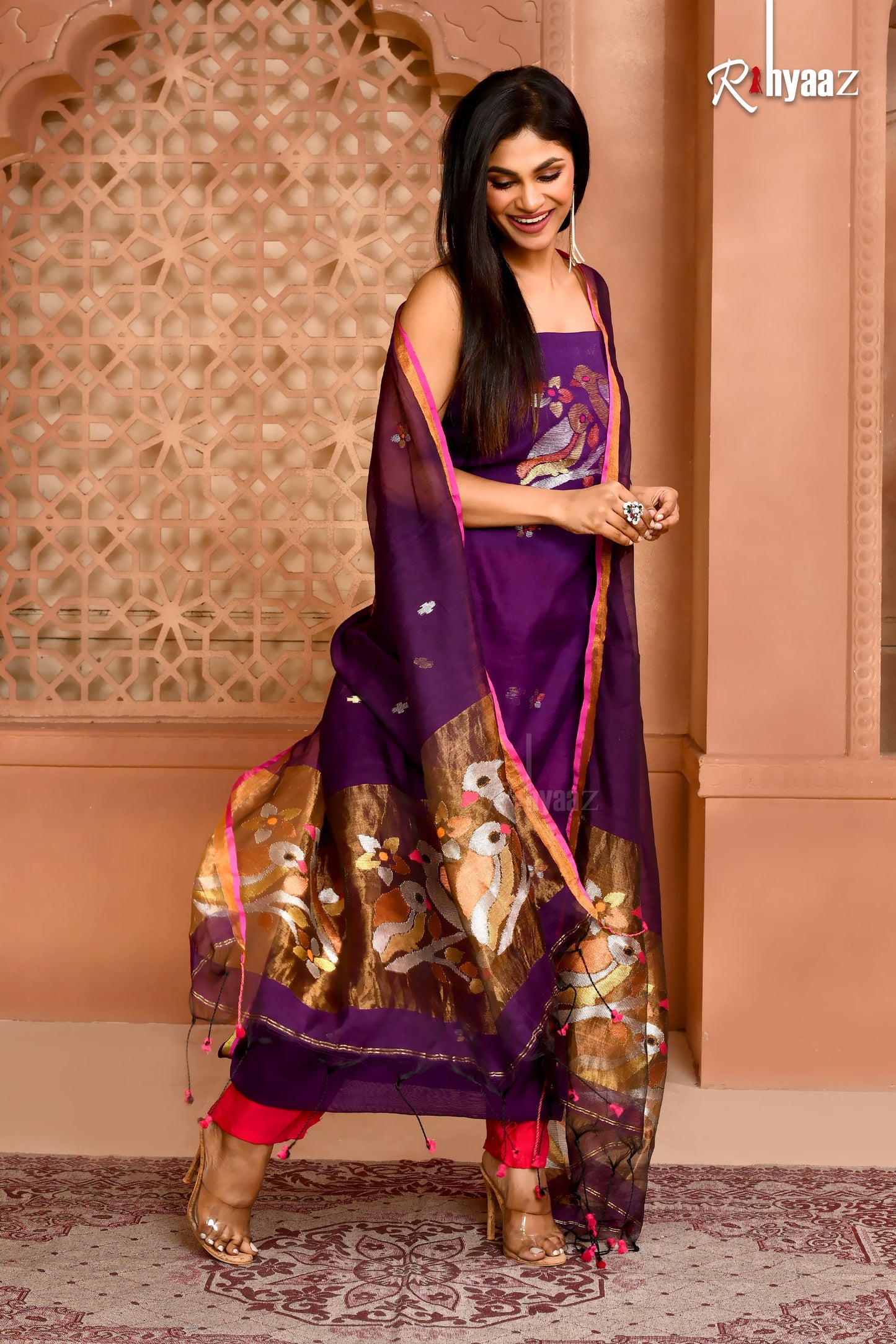 Tiya - Muslin dual zari weaved with bird motif jamdani suits