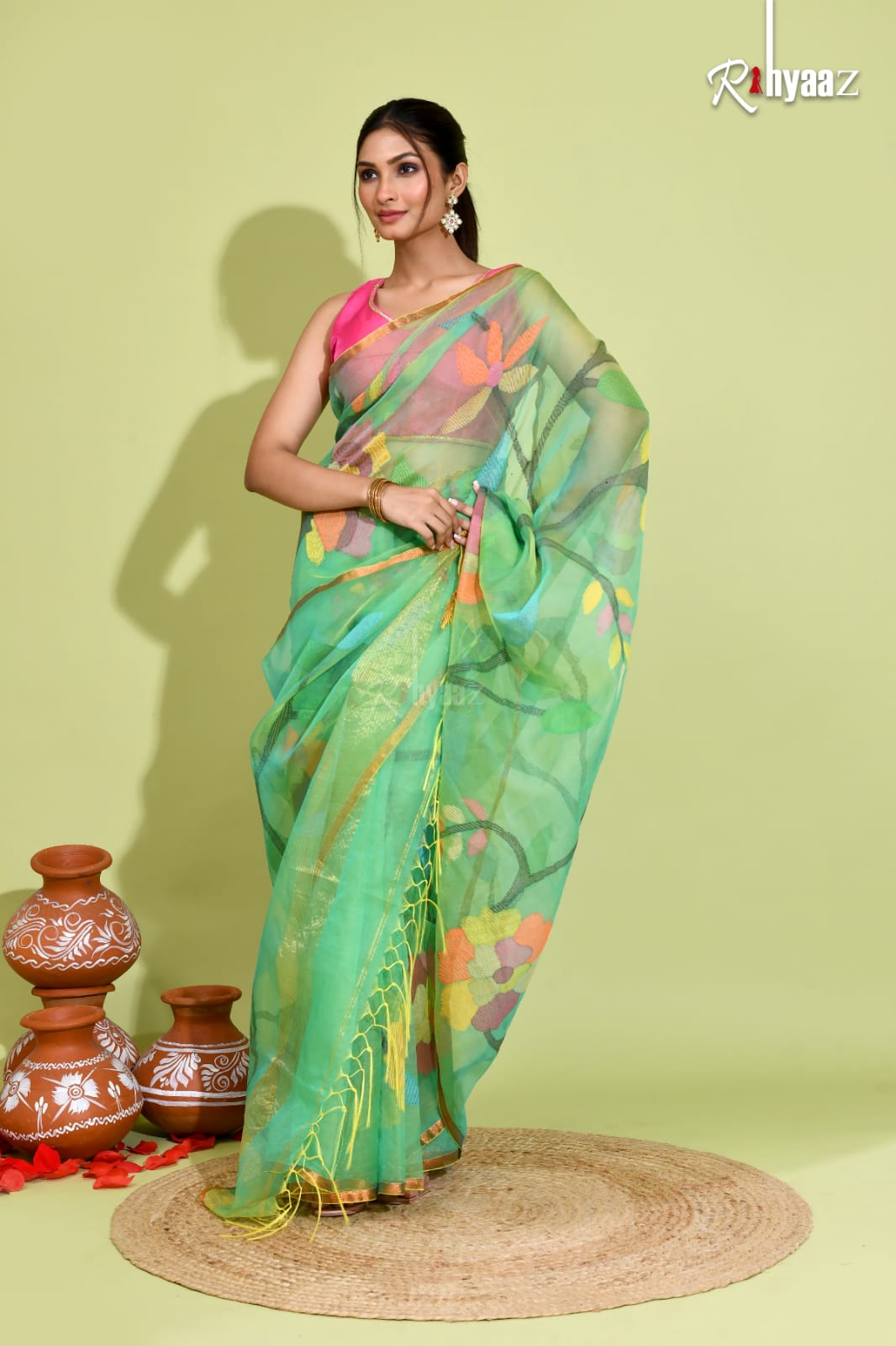 Mehak- Floral jaal weaved Jamdani saree