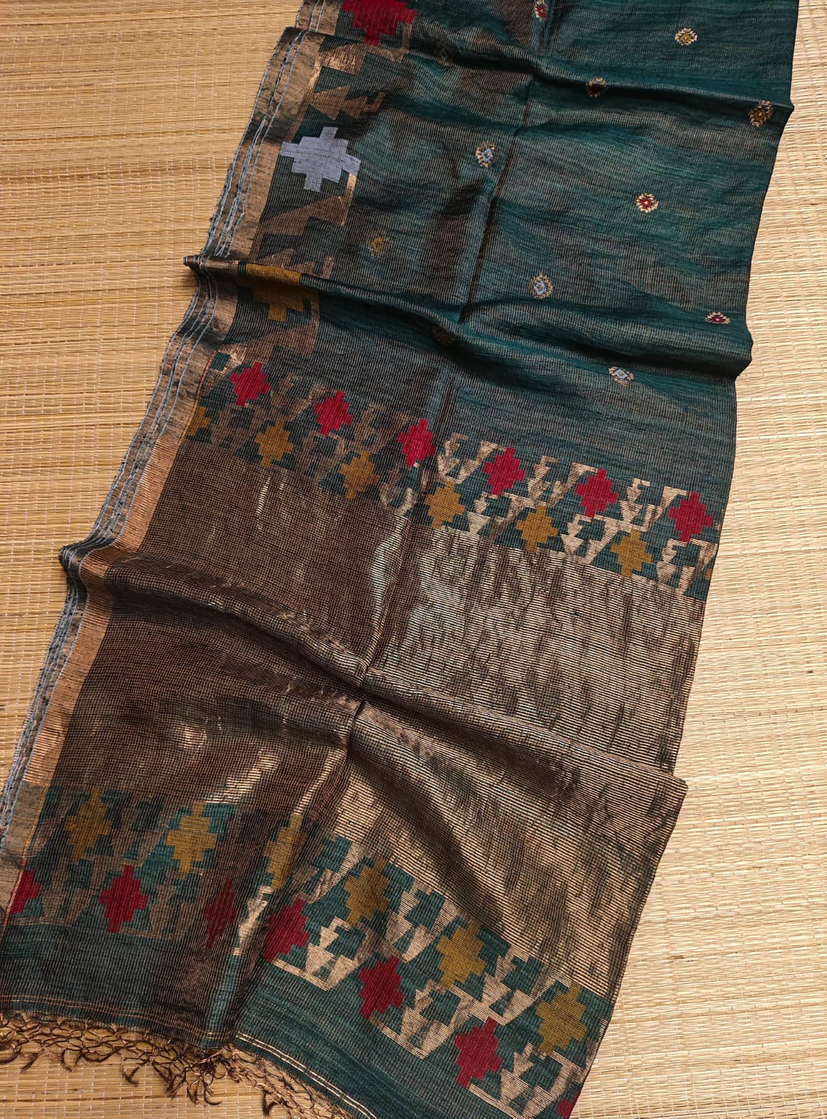 🌟 𝓠𝓪𝓯𝓲𝔂𝓪 – The Tussar Needle Jamdani