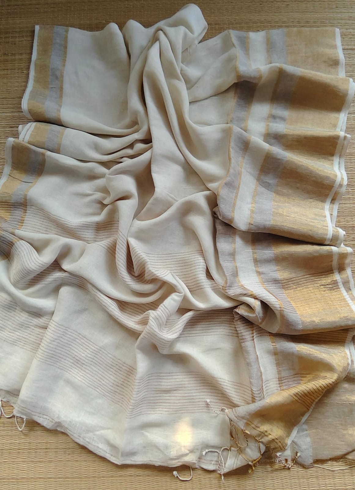 Revathi Pure Jayashree Linen Handwoven Saree with Dual Border & Zari Stripe Pallu | Rihyaaz