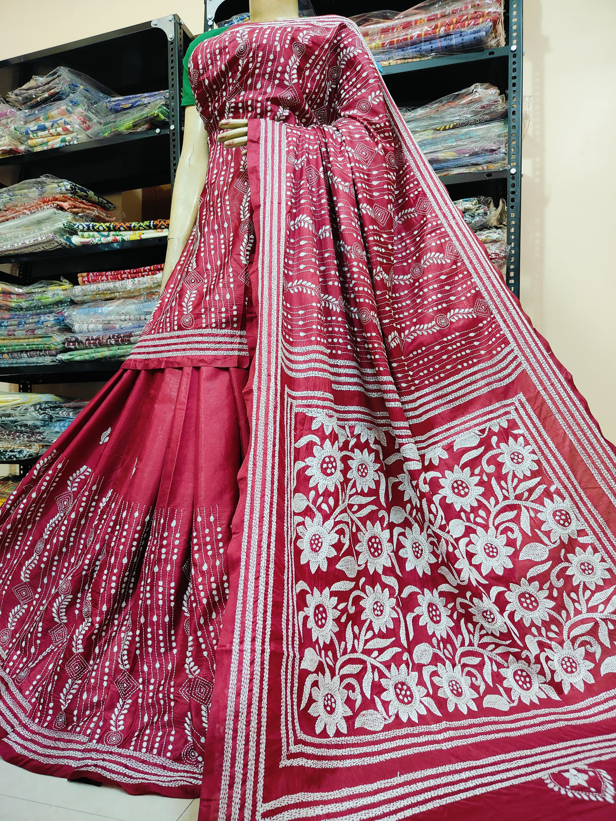 Traditional Shantiniketan Hand Kantha Stitch Saree in Blended Bangalore Silk | Rihyaaz