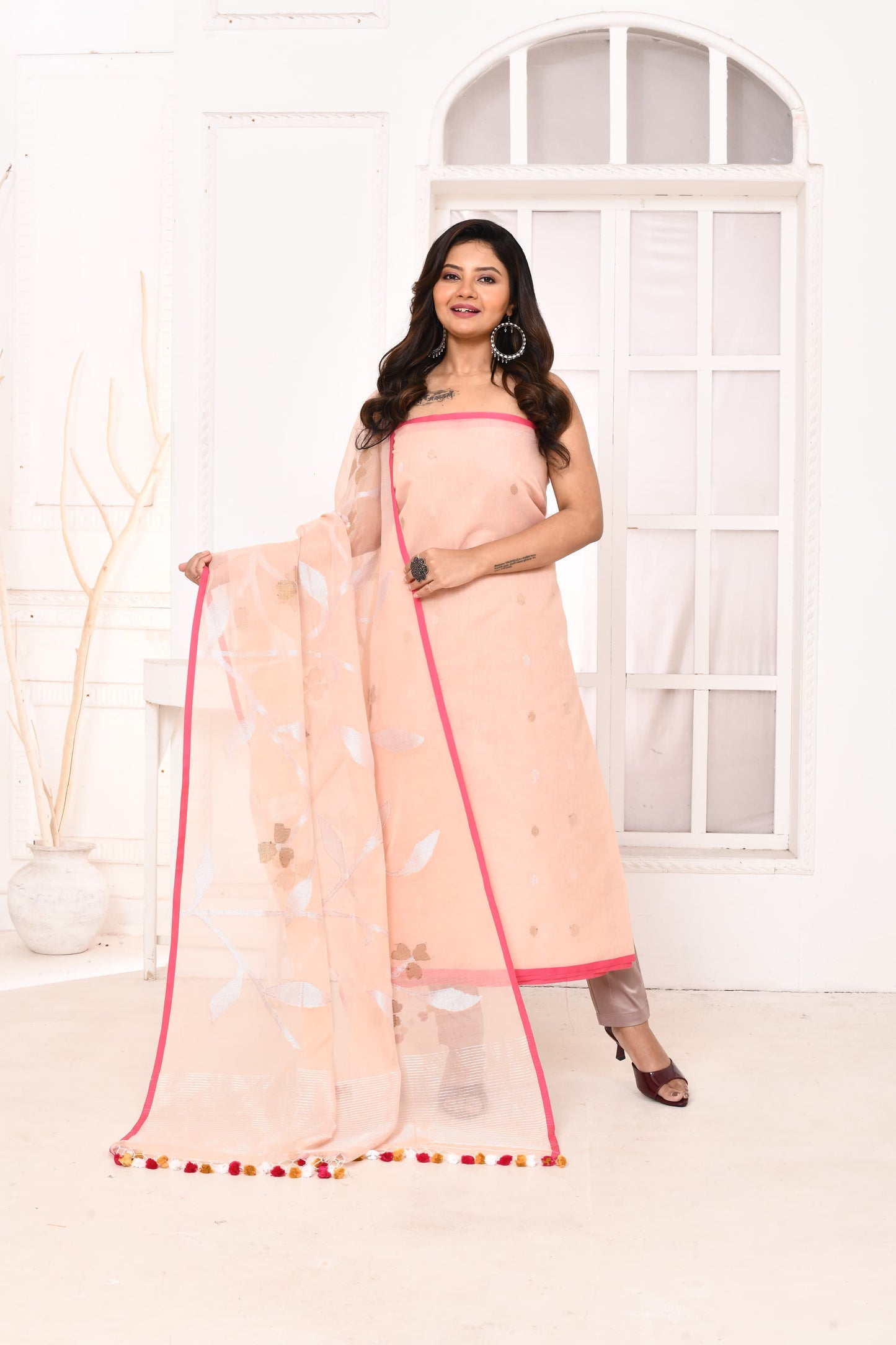 𝑺𝒘𝒂𝒓𝒏𝒂𝒍𝒂𝒕𝒂 – Muslin Silk Zari Jaal Dupatta Polka Weaved Suits | Premium Handwoven Elegance