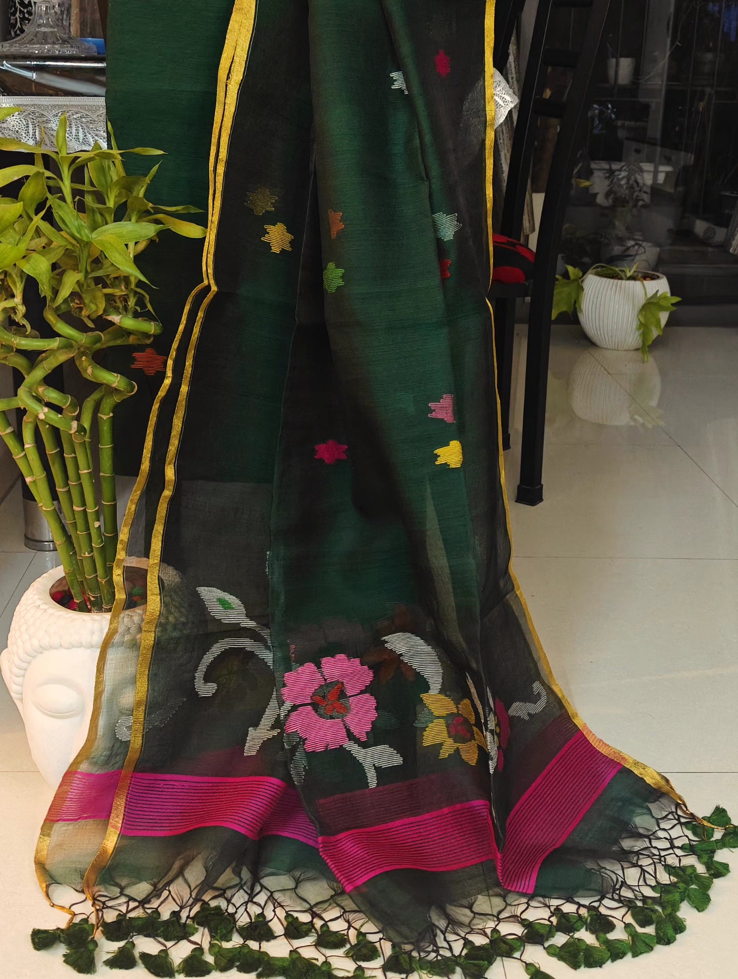 𝓒𝓱𝓱𝓪𝓻𝓲 Floral Border Resham Dupatta Matka Cotton Suit