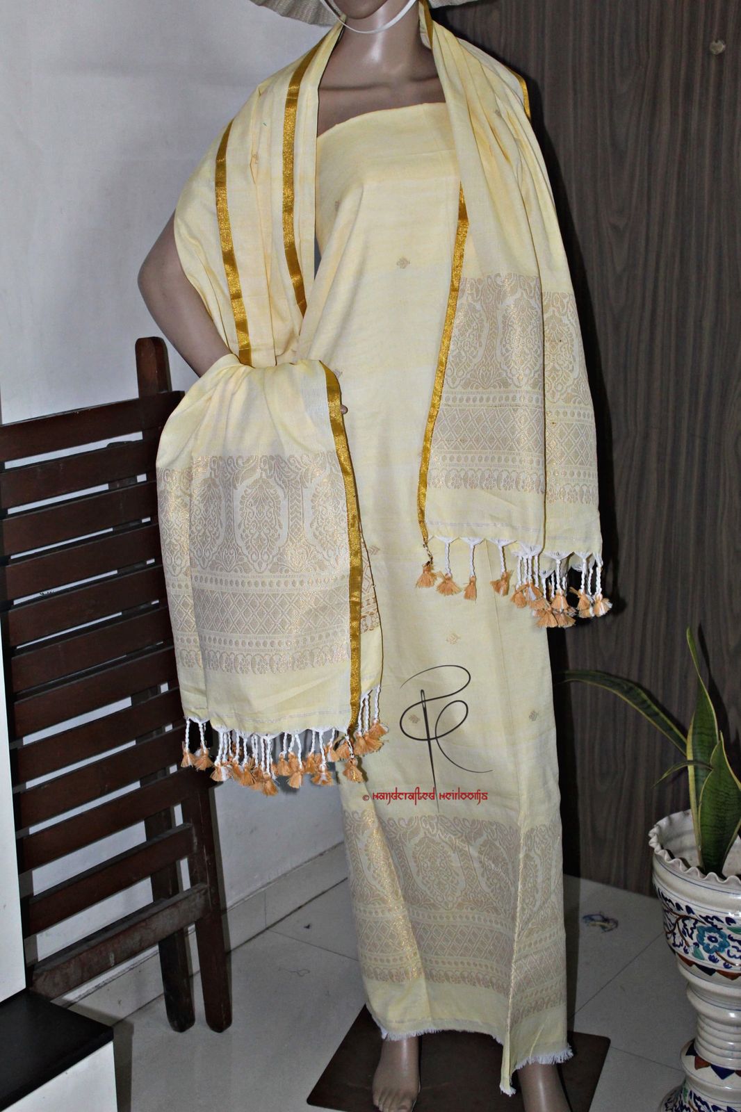 Pavitras — Premium Textured Linen Kasavu Suits