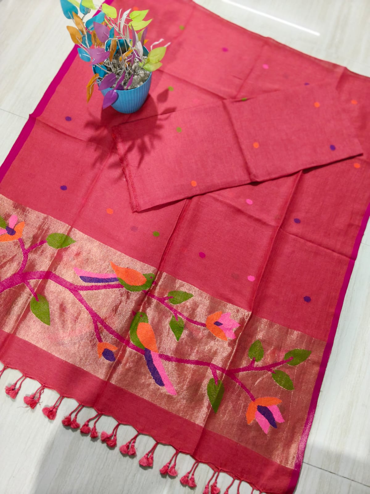 Moh Strawberry pure Jayshree by Jayshree Paithani palla linen suit by Rihyaaz Fashions, premium handwoven Indian ethnic wear
