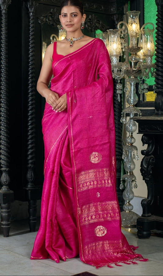 Mabesha by Rihyaaz – Handwoven Tussar by Tussar Jamdani saree with intricate needlework, elegant swan motifs, and matching running blouse piece.