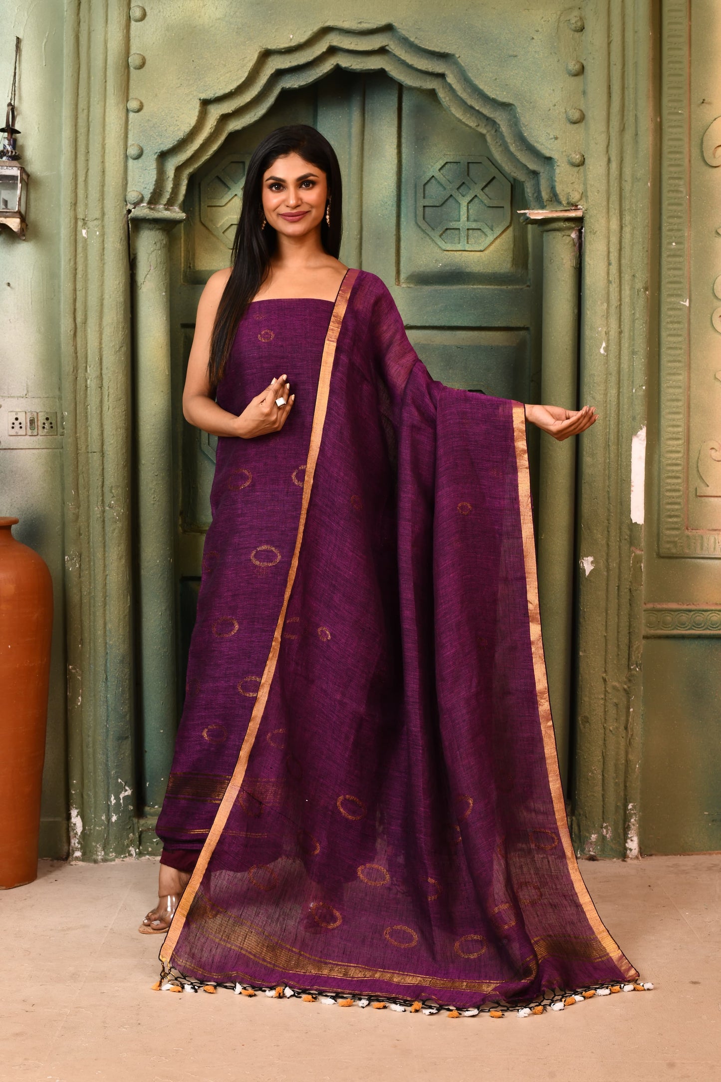 𝓚𝓪𝓷𝓰𝓷𝓪 - Linen zari weave suits with dupatta detailed weaving