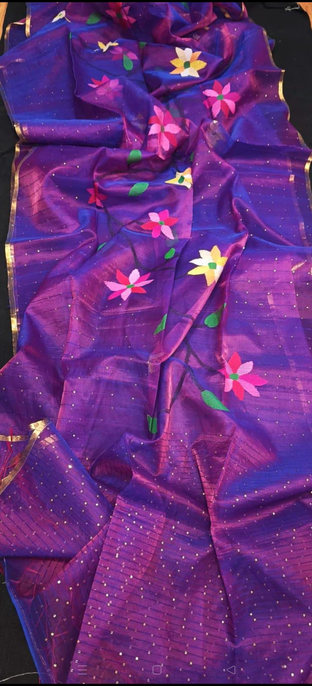 Ushashi – The Sequin Detailed Floral Weaved Saree