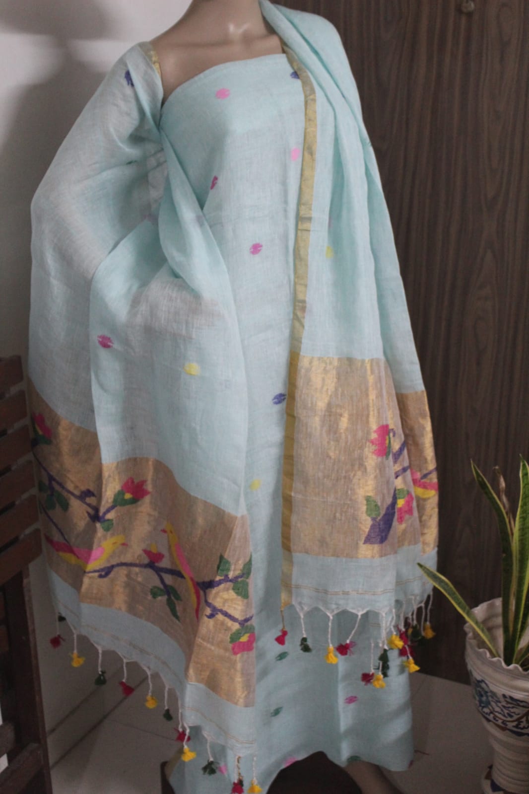 Gunjan – Pure Linen Broad Tissue Palla Needle Jamdani Suit